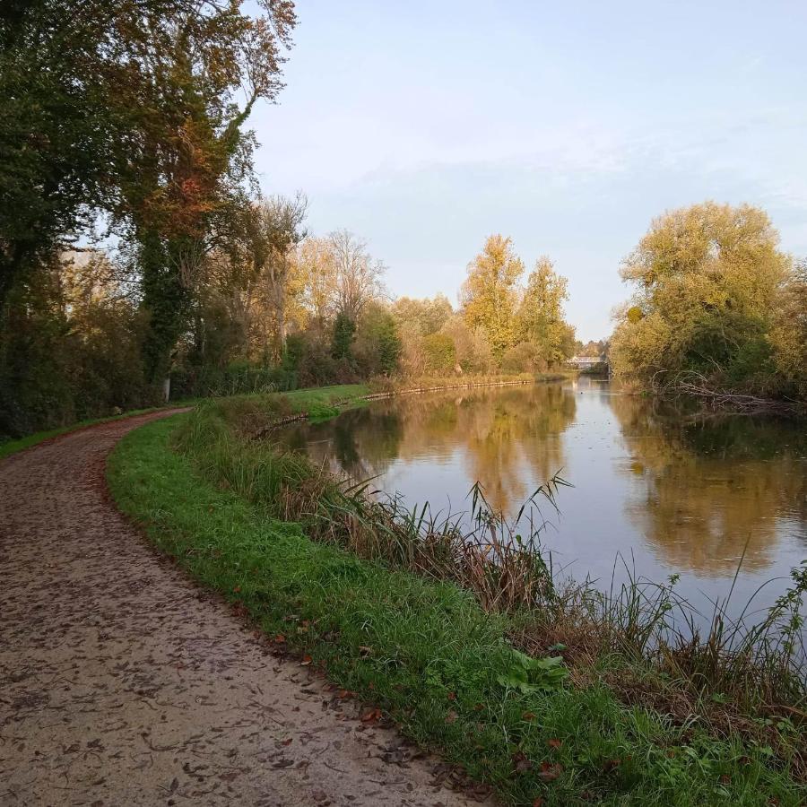 Aux 10 Ponts - Aux Abords Du Fleuve La Somme - La A 30 Min - La Nuit Pour 6 Voyageurs Holiday home