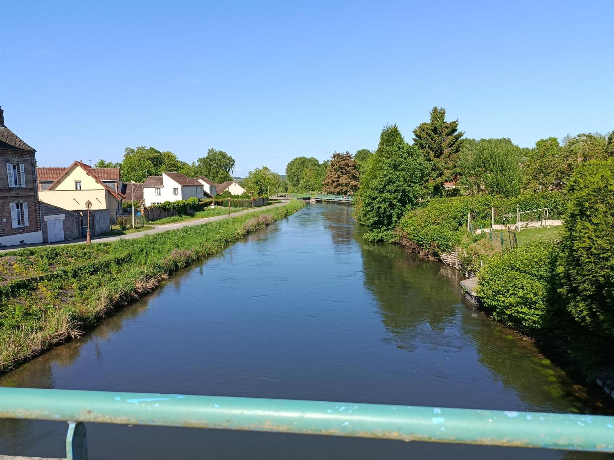 Aux 10 Ponts - Aux Abords Du Fleuve La Somme - La A 30 Min - La Nuit Pour 6 Voyageurs Ferienhaus