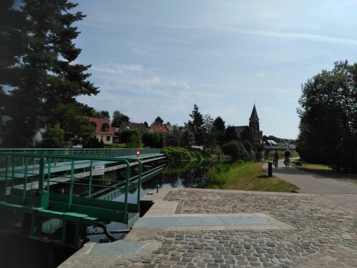Hébergement de vacances Aux 10 Ponts - Aux Abords Du Fleuve La Somme - La à 30 Min - La Nuit Pour 6 Voyageurs Pont-Rémy